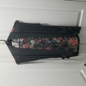 NWOT Zenana Lace Back Kimono. Large
